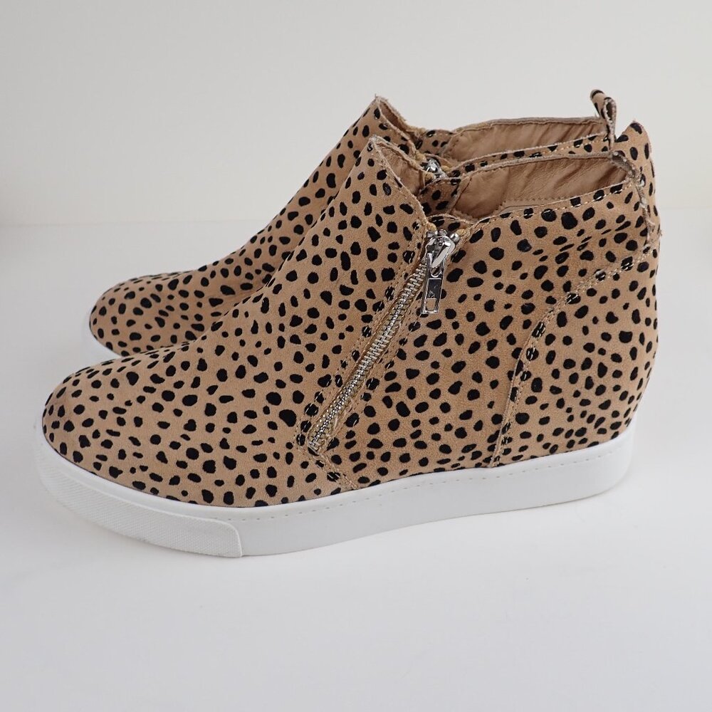 Soda Women's Size 10 Cheetah Print Sneaker Hi top Ankle boot Bootie